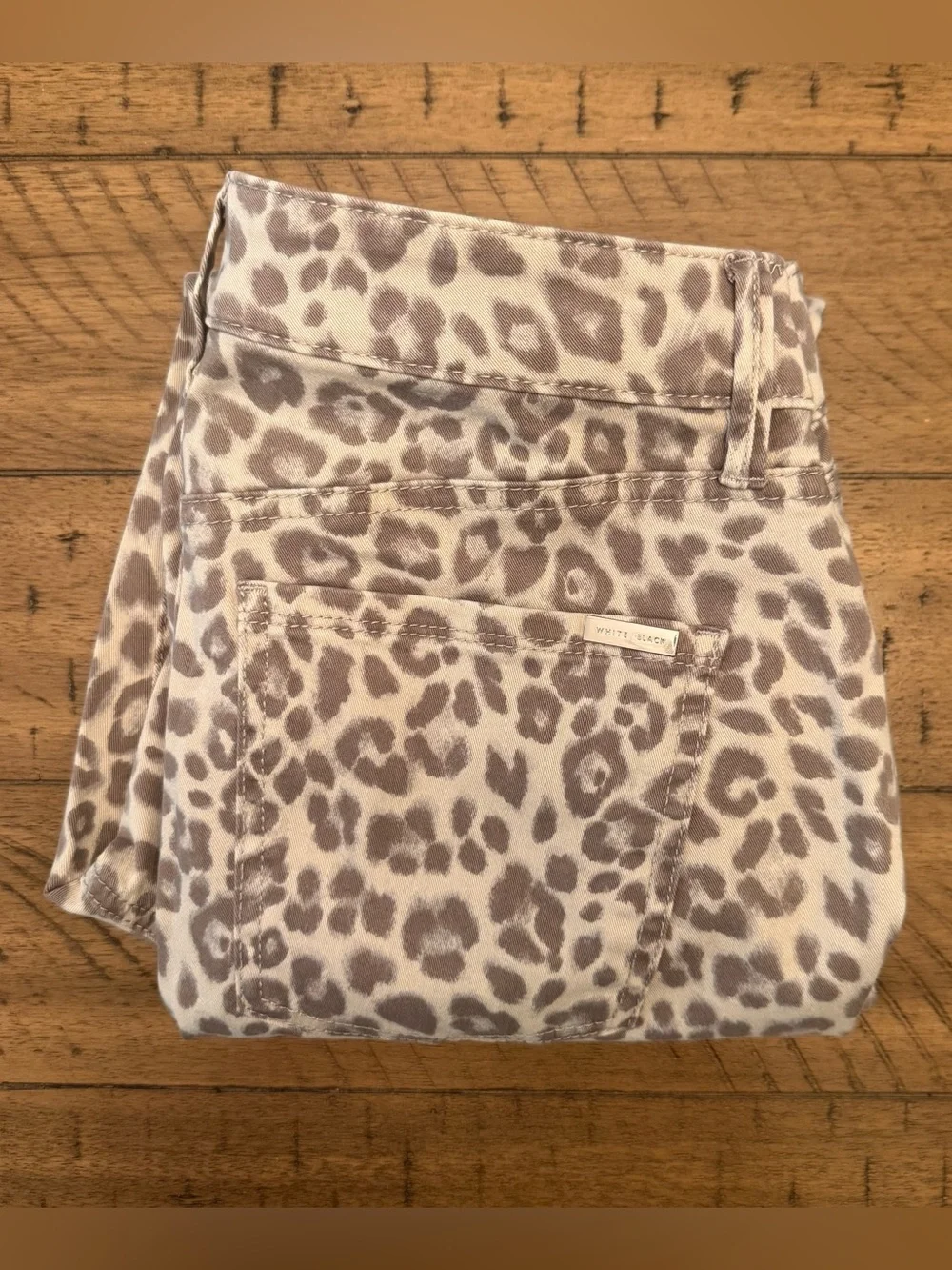 WHITE HOUSE BLACK MARKET High-Rise Skinny Ankle Leopard Print Jeans
